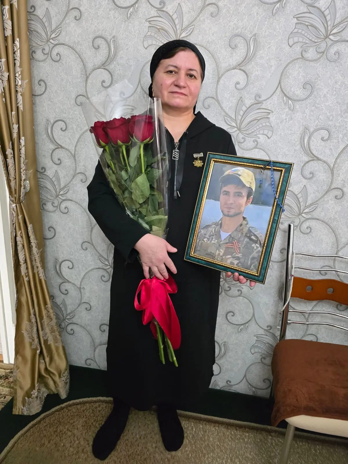 В преддверии 8 Марта сотрудники Территориального управления социальной защиты населения поздравили матерей, воспитавших защитников Отечества